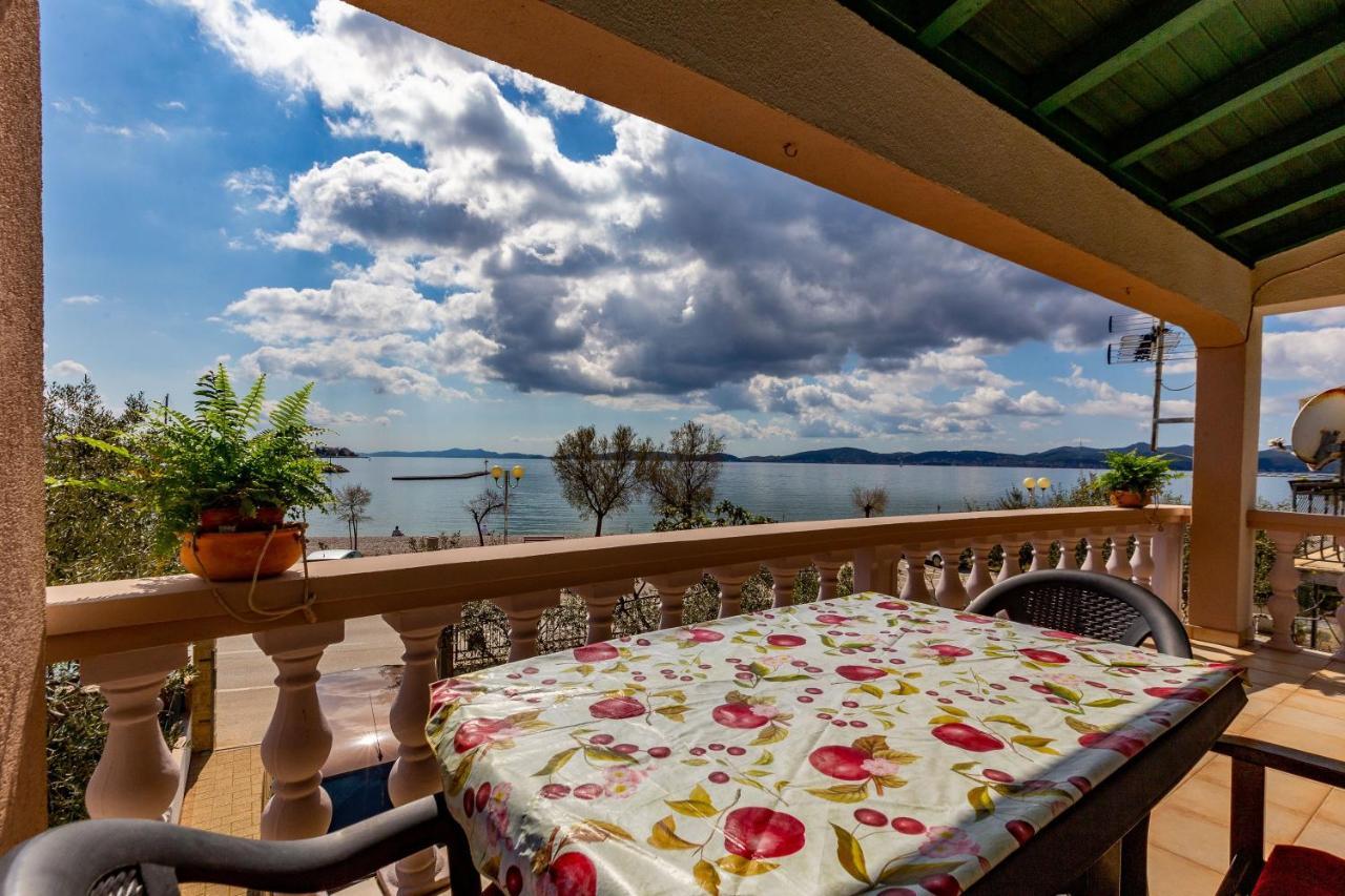 Apartamento Mare-More Studio W Balcony And Beach Front And View Zadar Exterior foto