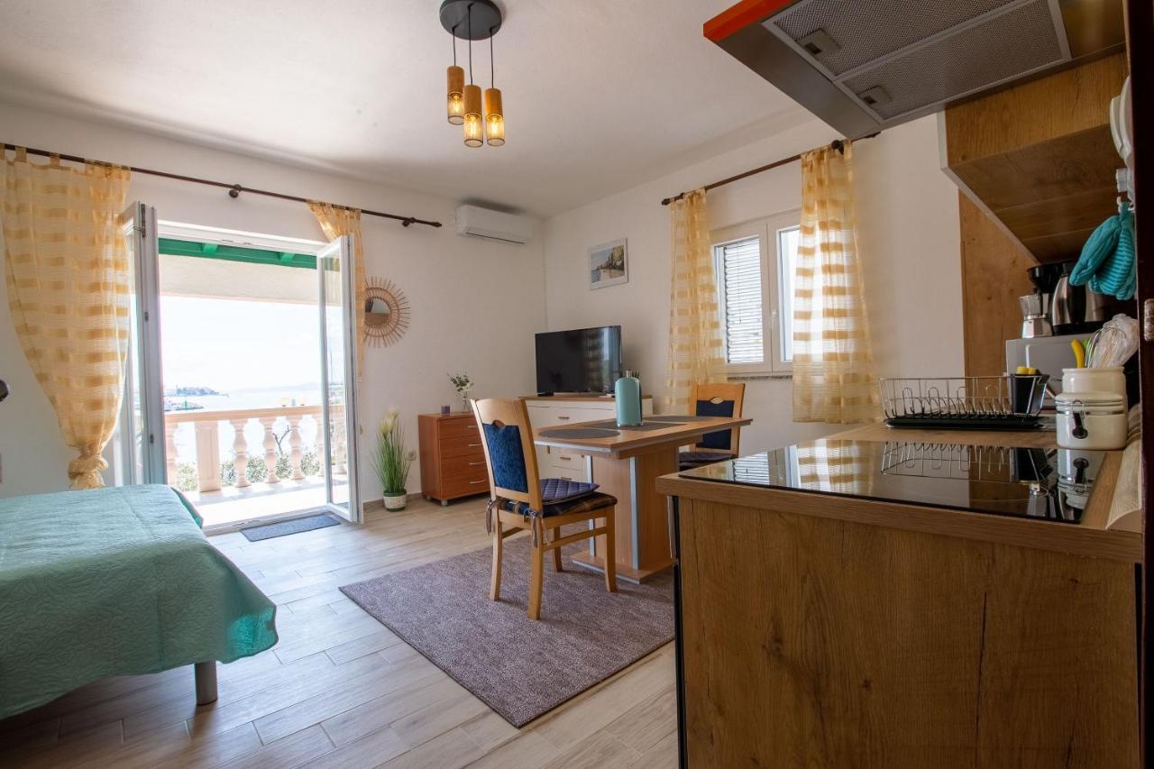 Apartamento Mare-More Studio W Balcony And Beach Front And View Zadar Exterior foto